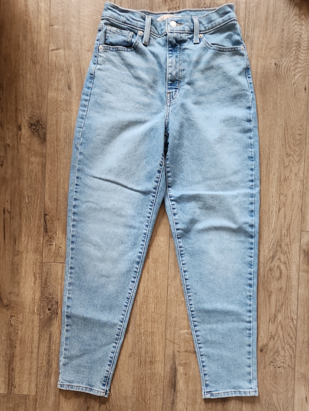 Levi High Waisted Mom Jeans